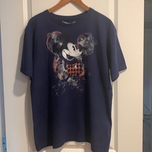 NWOT Disney Micky Mouse T-Shirt Size Medium